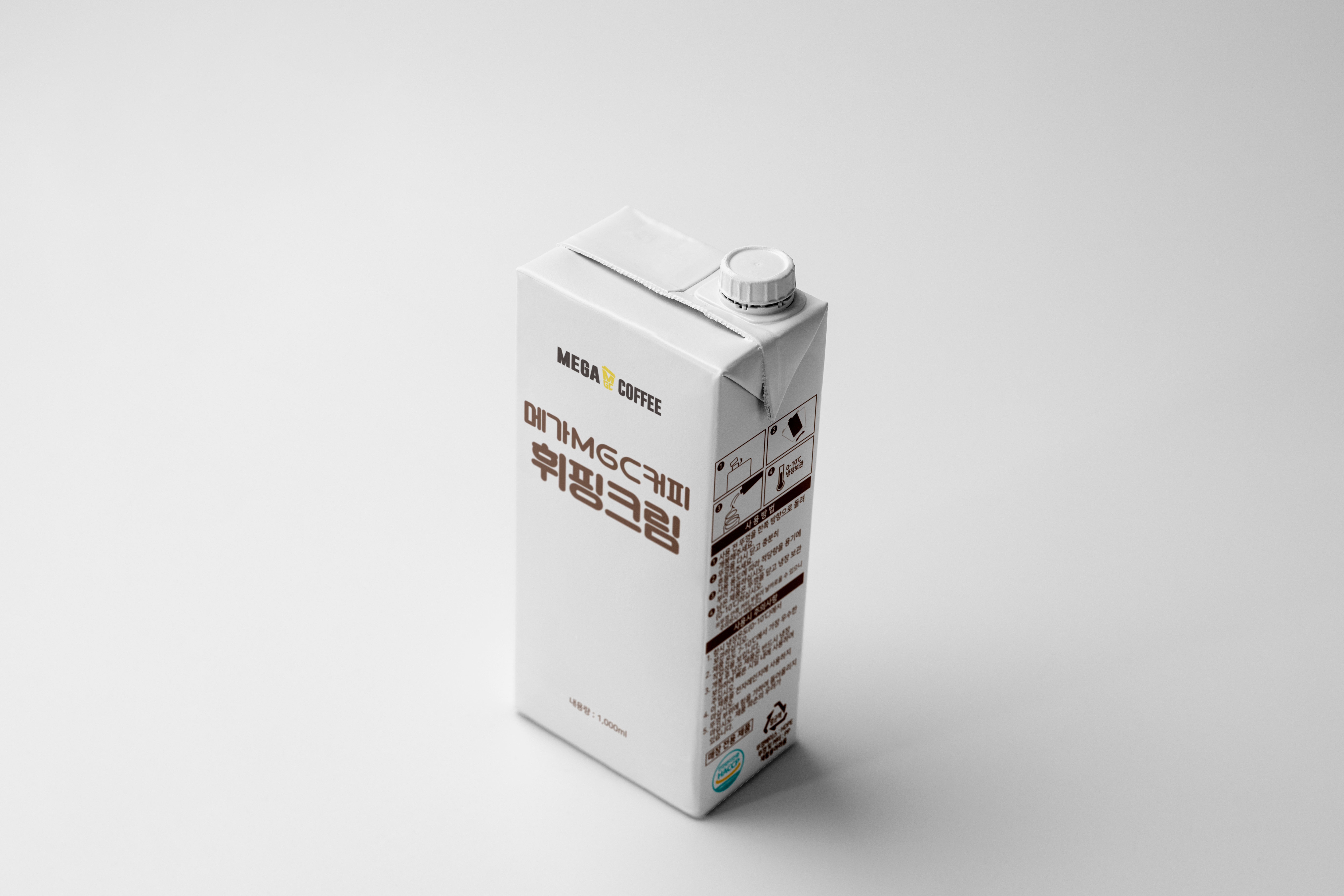 리치코리아 메가MGC커피 휘핑크림 목업4
